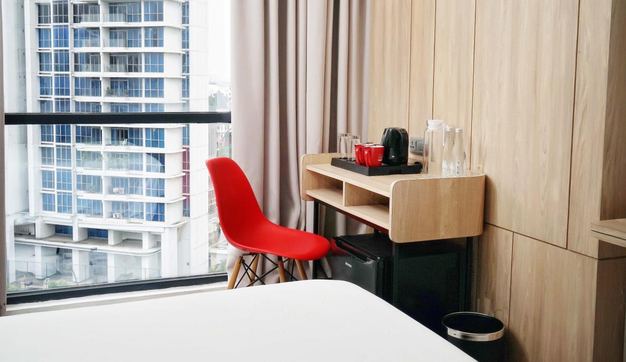 Neo Hotel Puri Indah Jakarta Exteriör bild